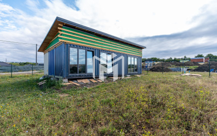 BÝVANIE INAK I DOM NA 923 M² POZEMKU I CHRASTNÉ
