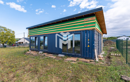 BÝVANIE INAK I DOM NA 923 M² POZEMKU I CHRASTNÉ