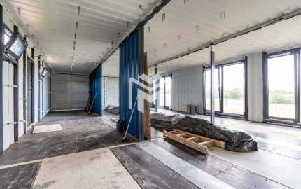 BÝVANIE INAK I DOM NA 923 M² POZEMKU I CHRASTNÉ