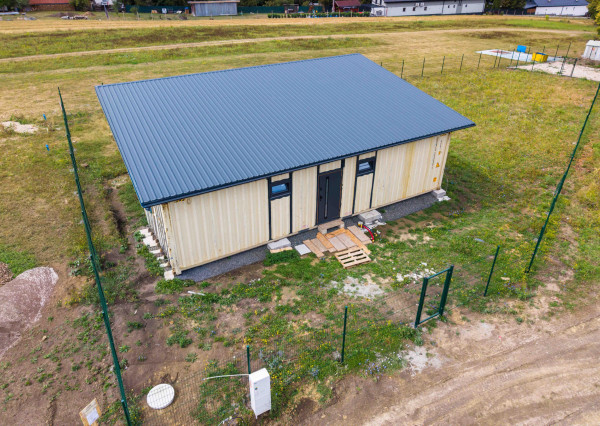 BÝVANIE INAK I DOM NA 923 M² POZEMKU I CHRASTNÉ
