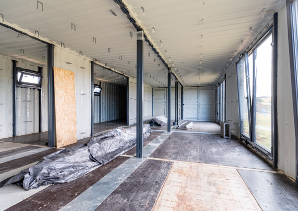 BÝVANIE INAK I DOM NA 923 M² POZEMKU I CHRASTNÉ